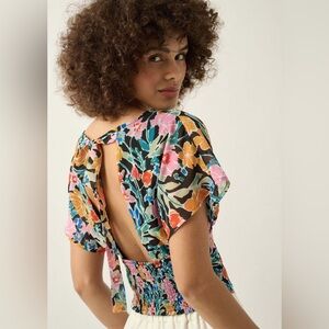 NWT FLORAL TOP